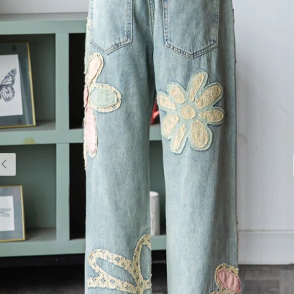 Floral Embroidered Women Jeans - Picture 5 of 5